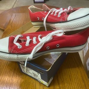 Brand New Red Low Top Converse Womens 10 Mens 8